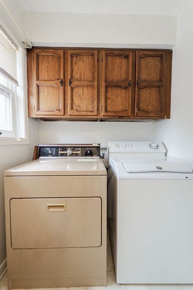Building Photo - 26 Orantes Pl