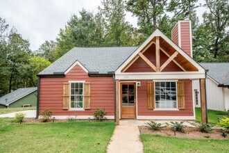 Building Photo - 3BR/2BA Home