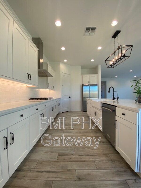 Building Photo - 2353 E Athena Ave