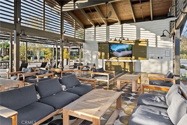 Building Photo - 641 Jasper St