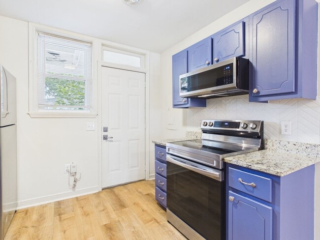 Building Photo - 411 Gilmer St