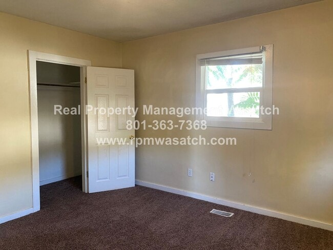 Building Photo - Come See This 4 Bedroom 1.5 bathroom single family home!!