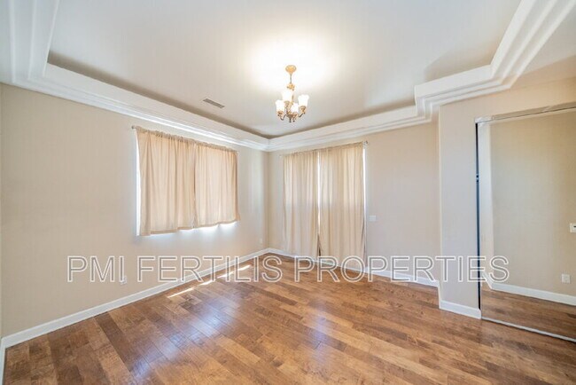 Building Photo - 17425 Cyrus Ln