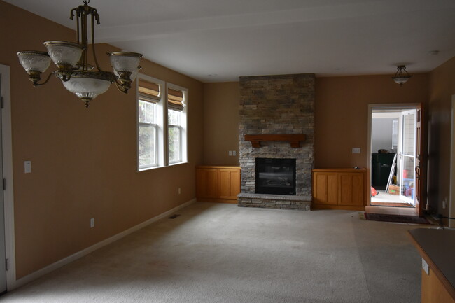 Building Photo - 10408 Merlin Way