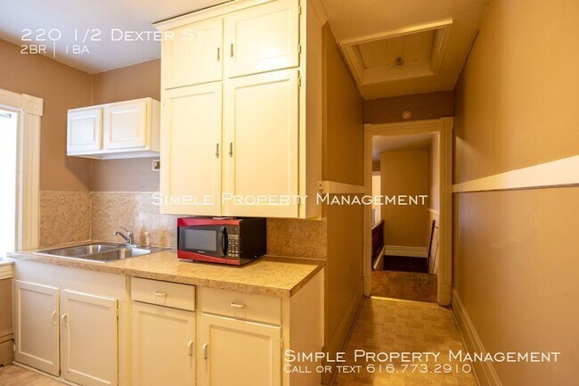Building Photo - 2 Bed 1 Bath Apartment In Ionia