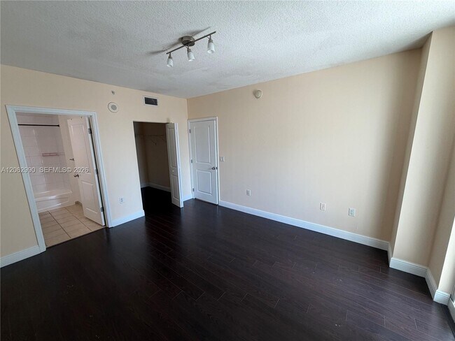 Building Photo - 1250 S Miami Ave