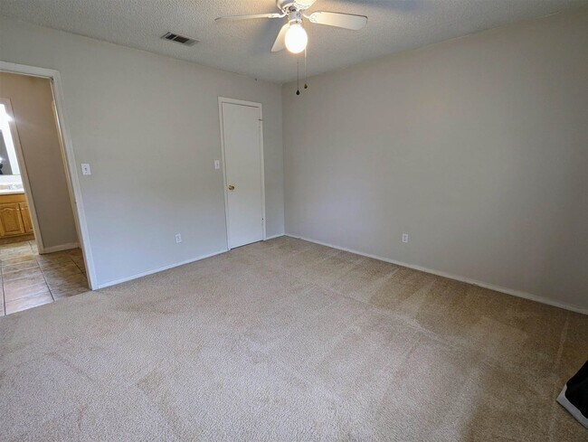 Building Photo - 7002 Lanier Dr