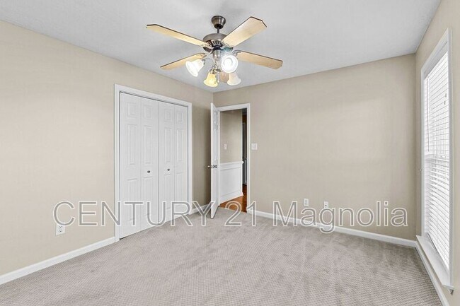 Building Photo - 284 High Meadows Cir