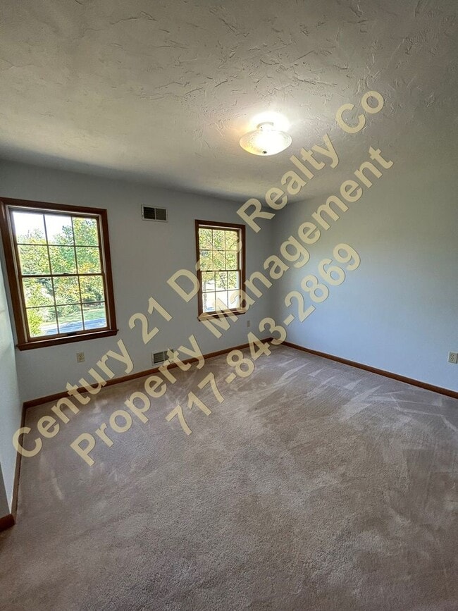 Building Photo - Gorgeous 4 Bedroom Home located in Northeastern School District with a 2 Car Garage