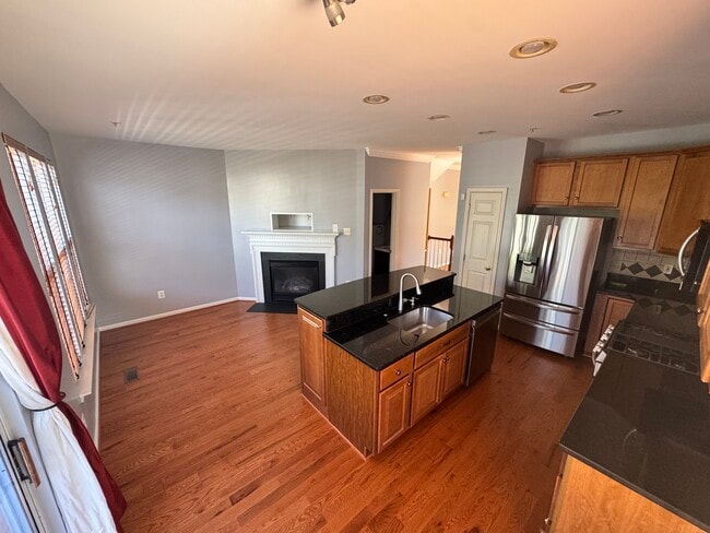 Building Photo - 700 Crooked Creek Dr
