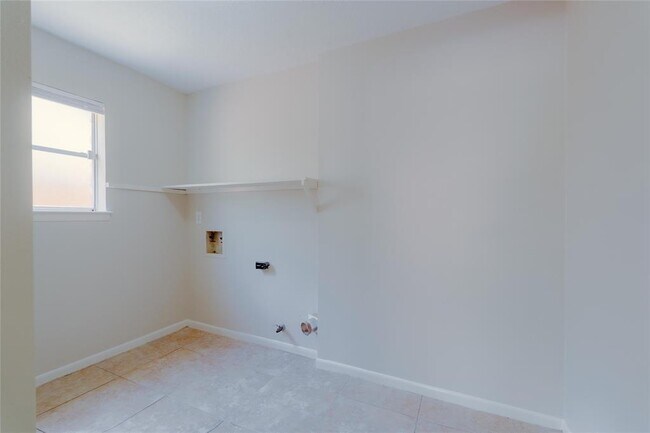 Building Photo - 4239 Southchase Ln
