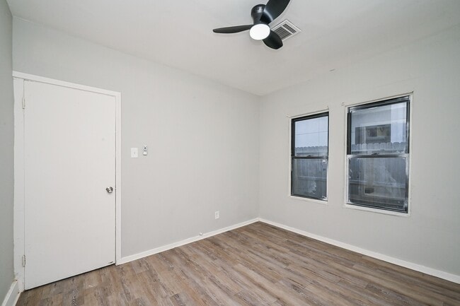 Building Photo - 1507 Laird St