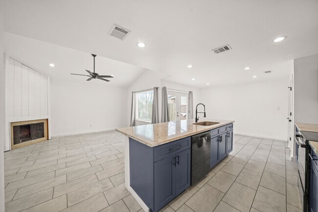 Building Photo - 4428 Stanford Ct