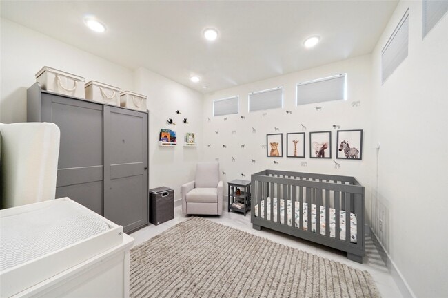 Building Photo - 2625 Fountain Key Blvd