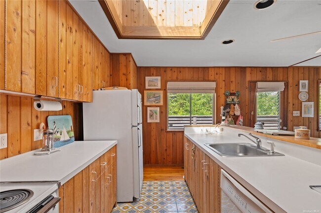 Building Photo - 50 Evergreen Ave