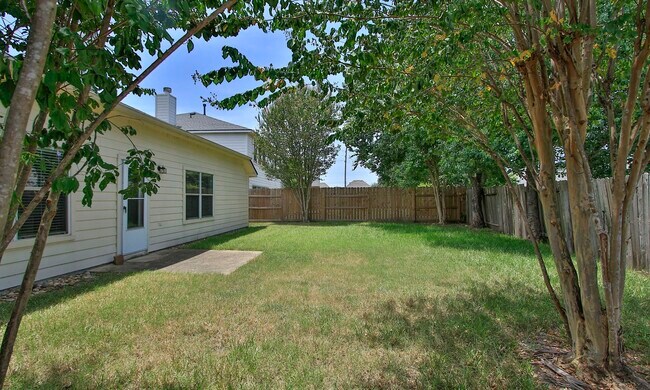 Building Photo - 8730 Cedar Walk Dr