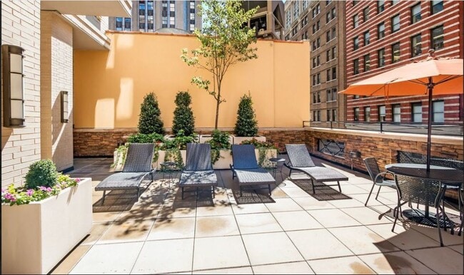 Building Photo - 35 W 33rd St