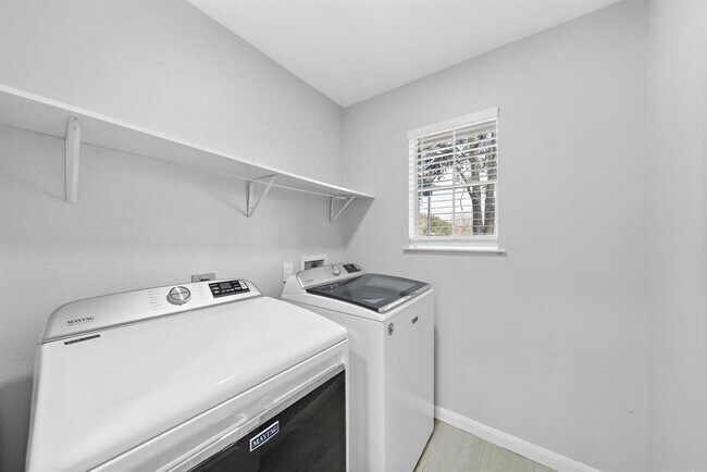 Building Photo - 17527 W Copper Lakes Dr