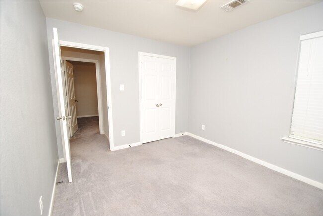 Building Photo - 4219 Medina River Loop