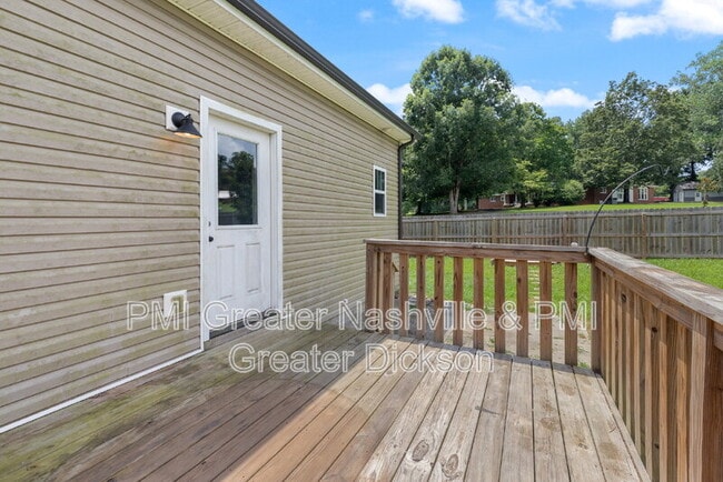Building Photo - 130 Old Pond Ln