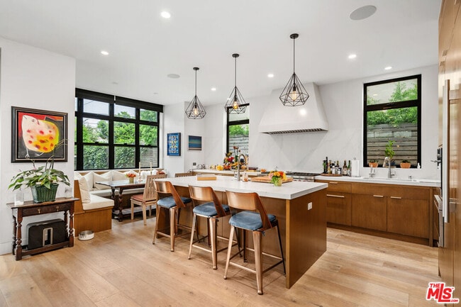 Building Photo - 2230 Malcolm Ave