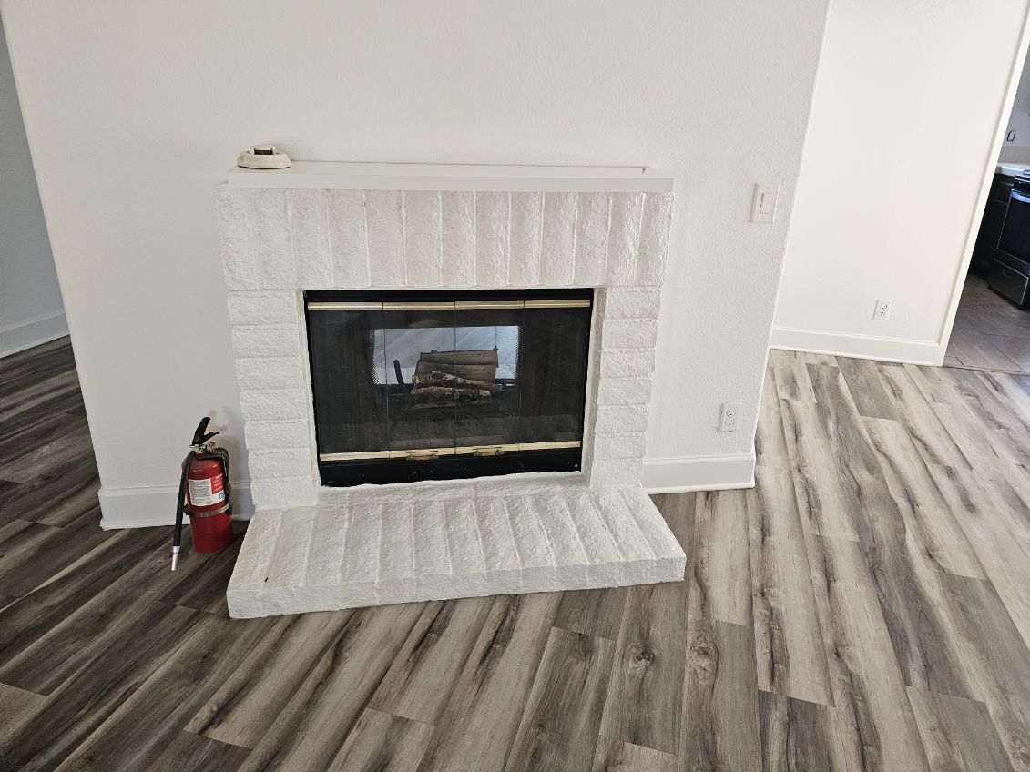 Building Photo - 1066 Gloria Dr