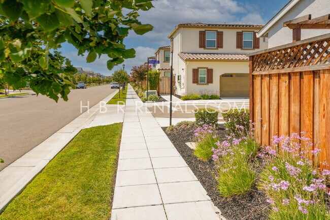 Building Photo - Modern 4-Bedroom Retreat in Mountain House...