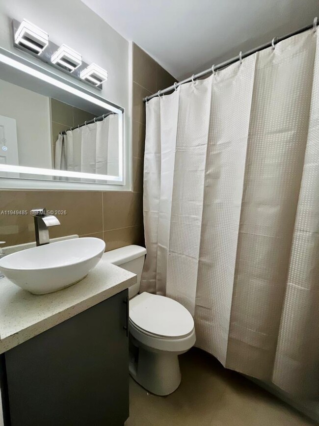 Building Photo - 1320 Drexel Ave