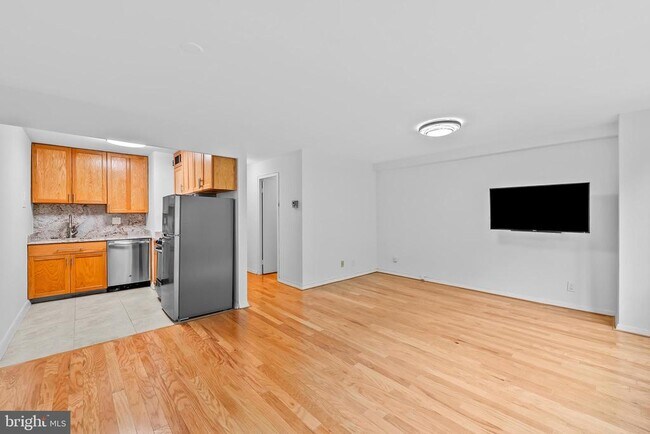Building Photo - 1601 18th St NW