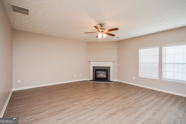 Building Photo - 80 Meadowbrook Ct