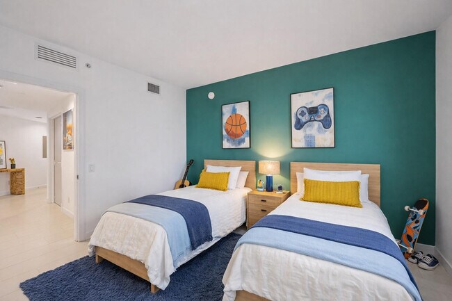 Building Photo - 4250 Biscayne Blvd