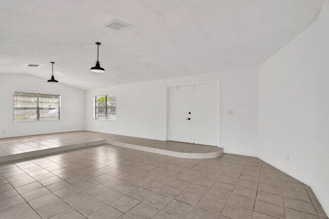 Building Photo - 8211 NW 45th Ct