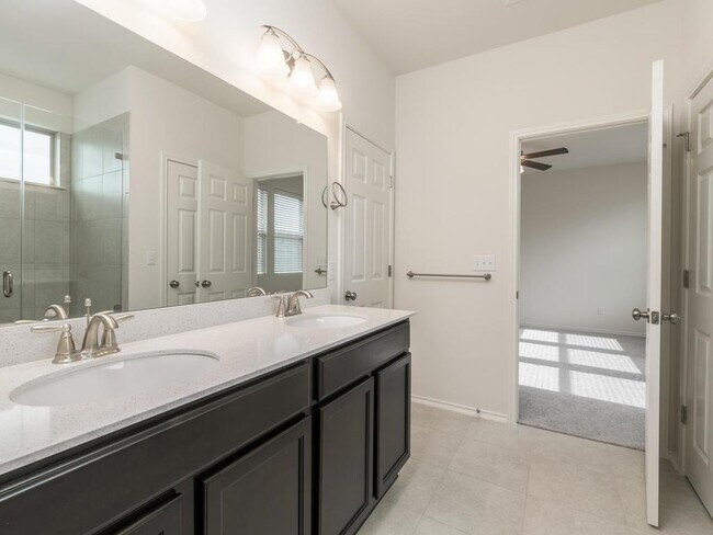 Building Photo - 9101 Garnet Dr