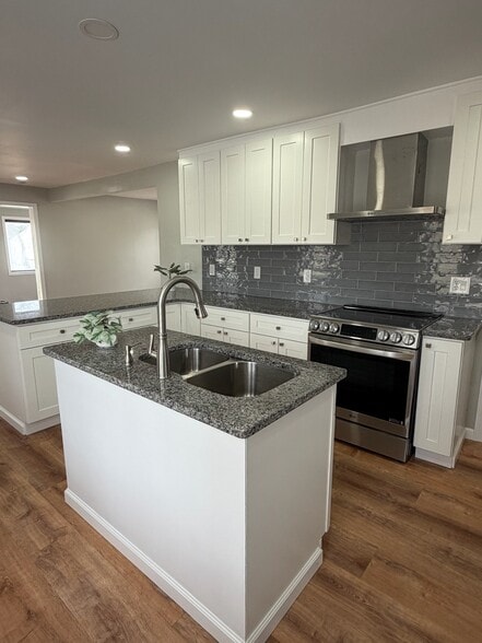 Building Photo - 28 Quinn Rd