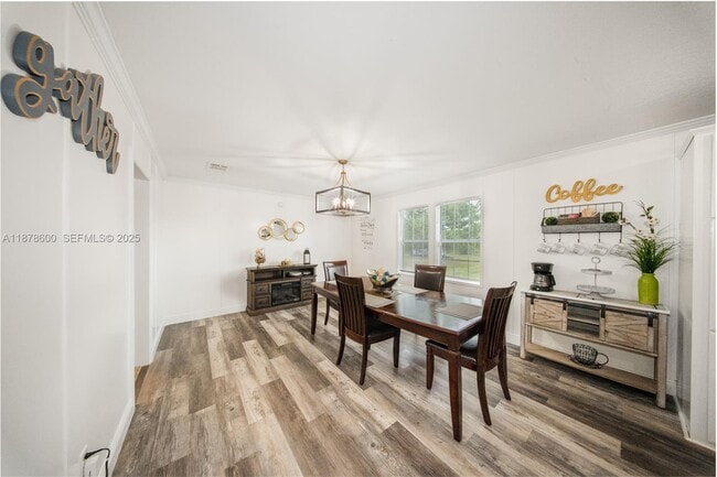 Building Photo - 755 N Quebrada St