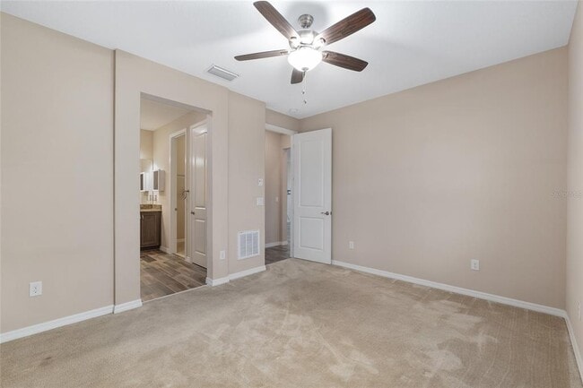 Building Photo - 5587 NW 40th Pl