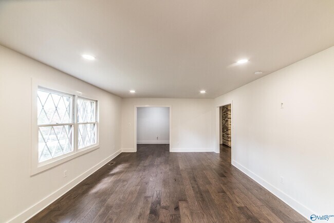 Building Photo - 8013 Tea Garden Rd SE