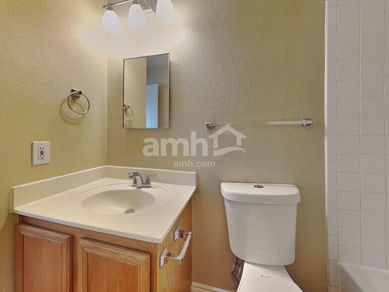 Building Photo - 3332 Chapel Ridge Way