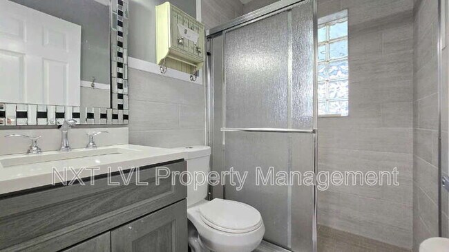 Building Photo - 509 W Olympia Ave