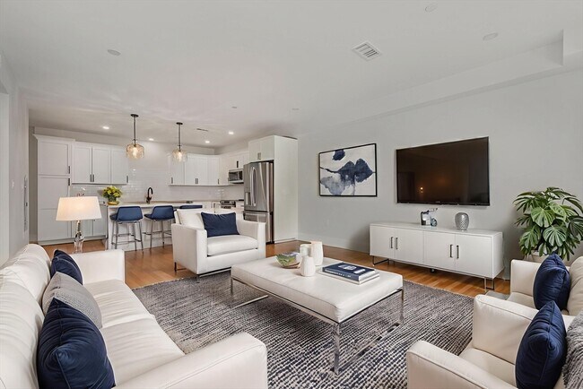 Primary Photo - 62 Foundry St