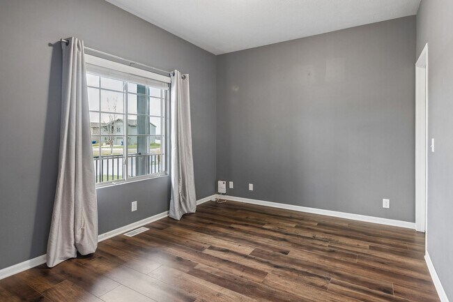 Building Photo - Beautiful Ranch Home Backing to Trees!!