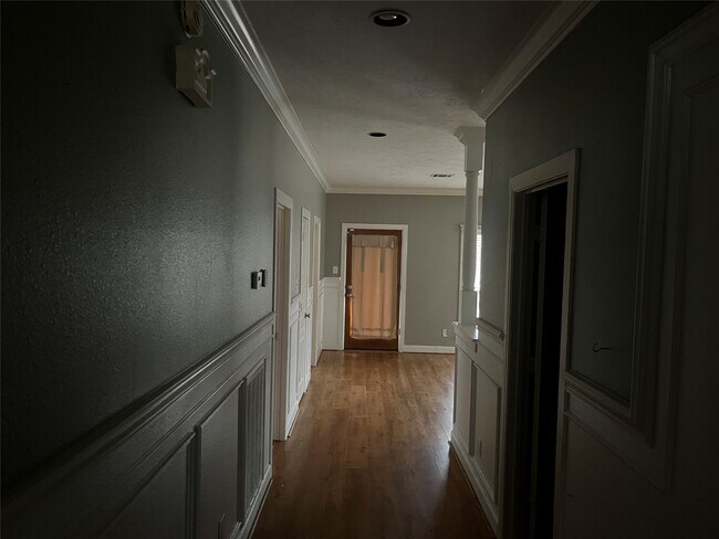 Building Photo - 2015 Halyard Dr