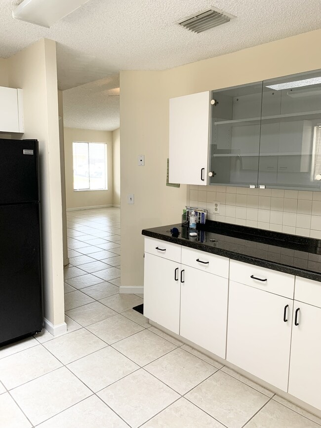 Building Photo - 6224 Country Fair Cir