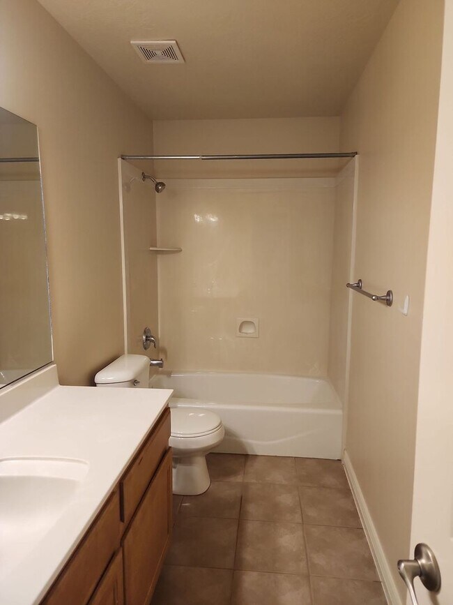 Building Photo - Pet Friendly Southern View Townhome