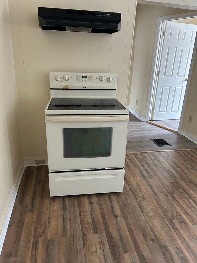 Building Photo - 7 Gowen St