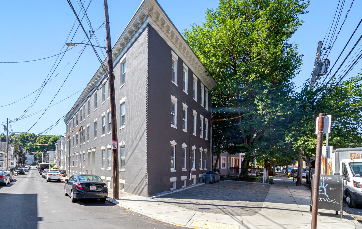 Building Photo - 47 Brackett St