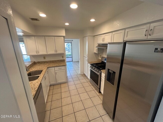 Building Photo - 3601 Okeefe Dr