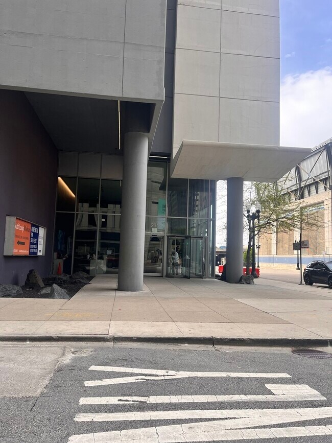 Building Photo - 235 W Van Buren St