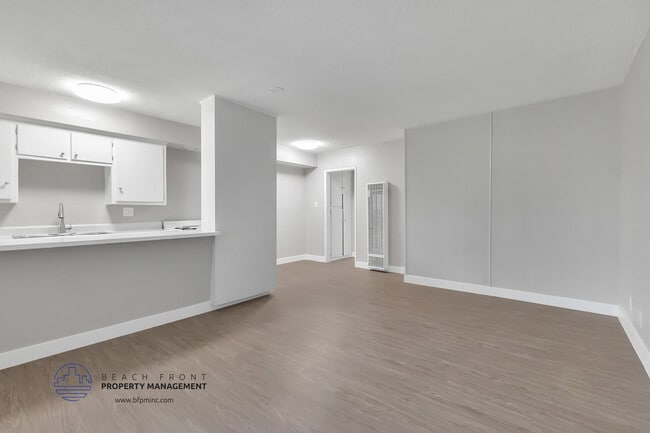 Building Photo - 3351 Marine Ave.