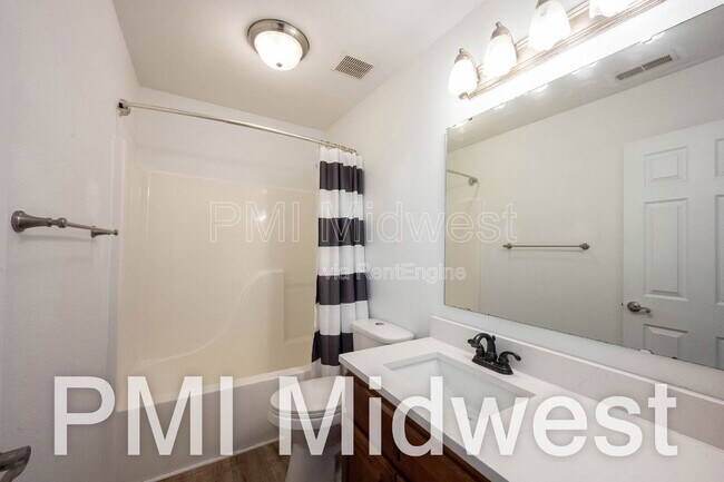 Building Photo - 18058 Cristin Way